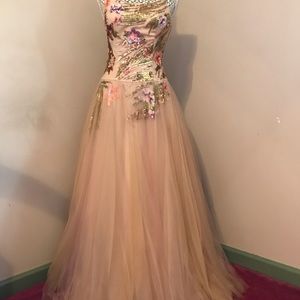 Jemme Prom gown
